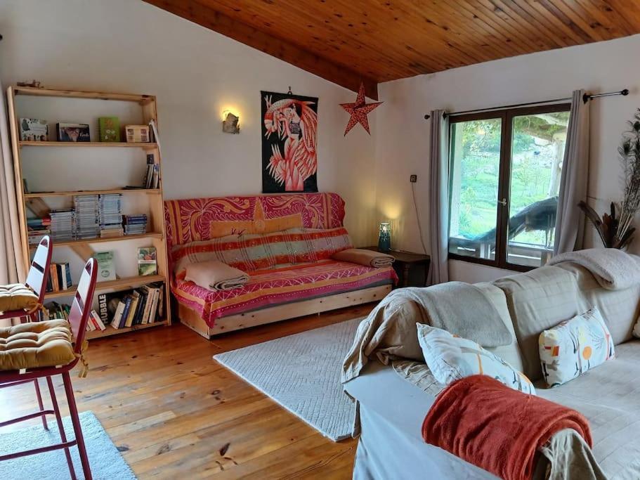 Bright Loft With Mountain And Nature View Sougraigne Εξωτερικό φωτογραφία